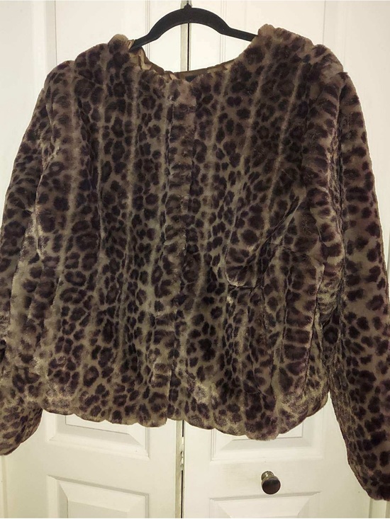 torrid Jackets & Blazers - NWT SZ 1 SUPER Soft TORRID Brown Leopard Print Faux Fur Teddy Jacket
